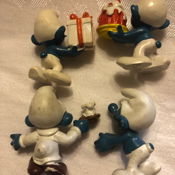 Lot of 4 Vintage Smurfs 1979 Peyo Germany Bully cake, present, bedtime - Picture 5 of 12